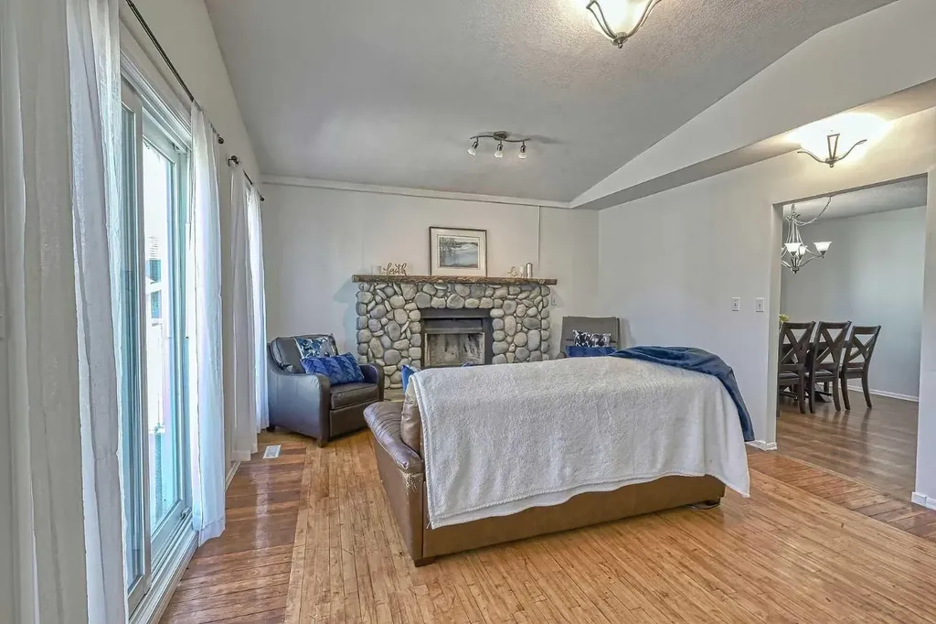 417 2 Avenue NW Diamond Valley AB T0L 0H0