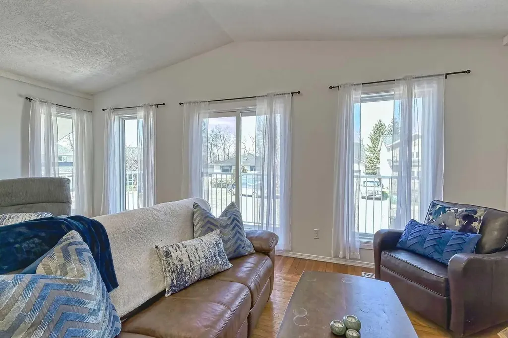 417 2 Avenue NW Diamond Valley AB T0L 0H0