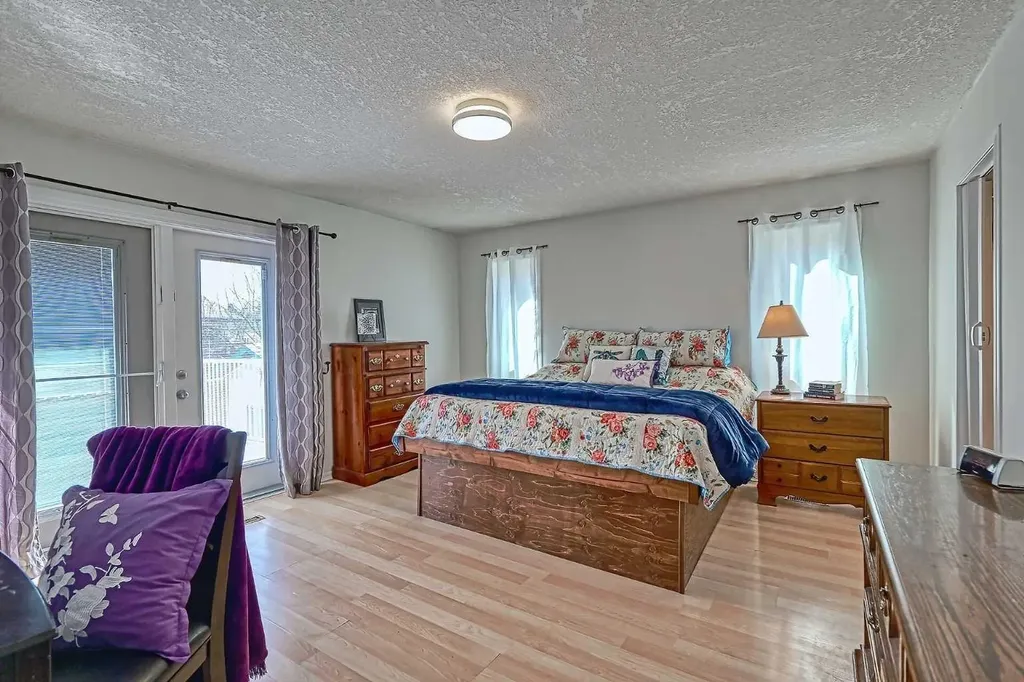 417 2 Avenue NW Diamond Valley AB T0L 0H0