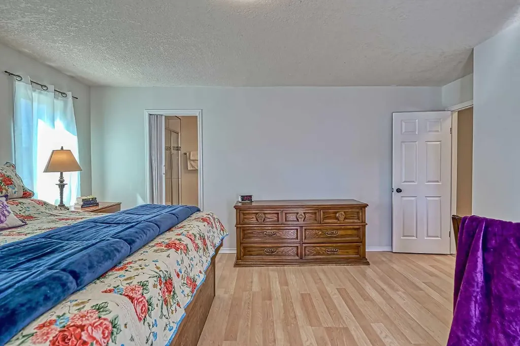 417 2 Avenue NW Diamond Valley AB T0L 0H0