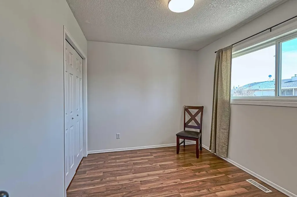417 2 Avenue NW Diamond Valley AB T0L 0H0