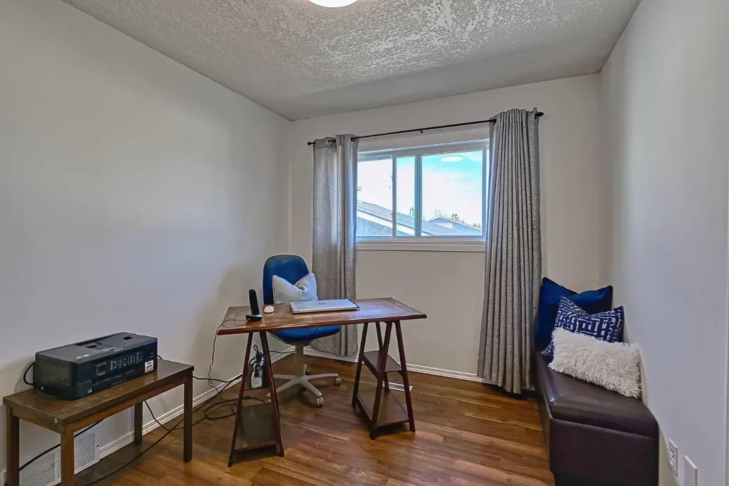 417 2 Avenue NW Diamond Valley AB T0L 0H0
