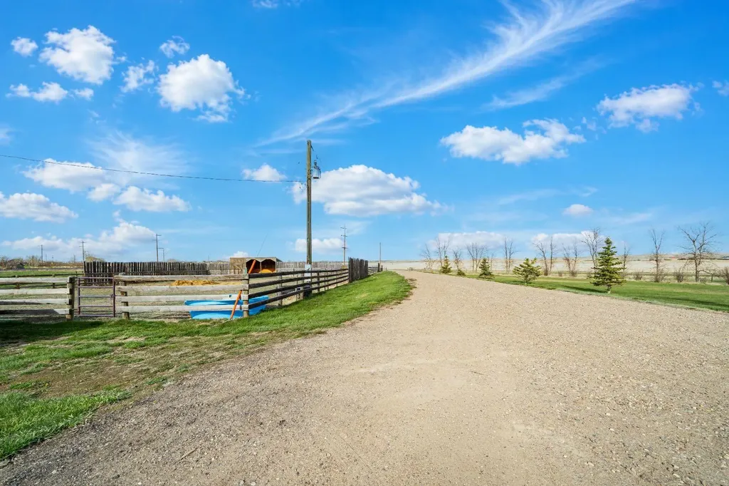 11310 Range Road 63 Range Rural Cypress County AB T1A 7H1