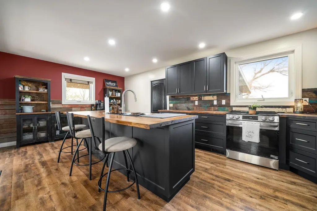 11310 Range Road 63 Range Rural Cypress County AB T1A 7H1