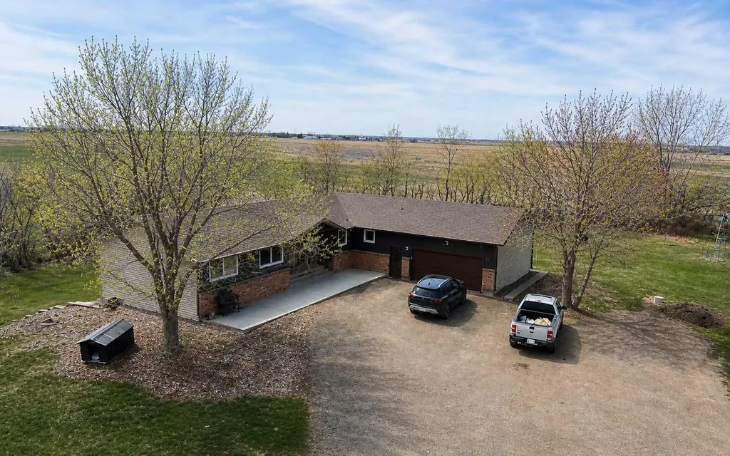 11310 Range Road 63 Range Rural Cypress County AB T1A 7H1