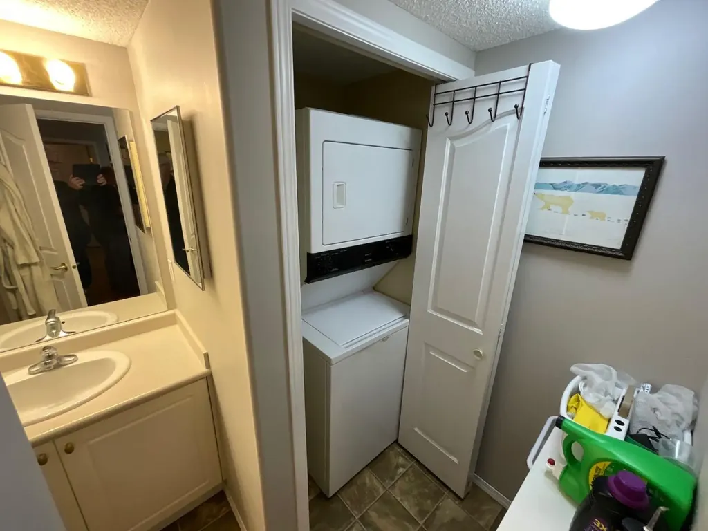 56 Carroll Crescent Red Deer AB T4P 3Y3