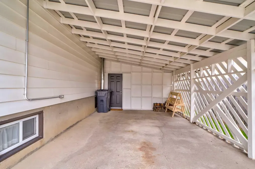 935 Kettles Street Pincher Creek AB T0K 1W0
