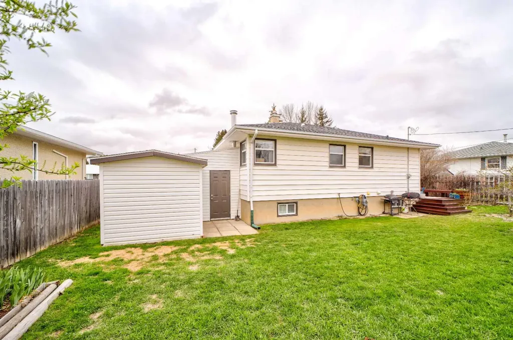 935 Kettles Street Pincher Creek AB T0K 1W0