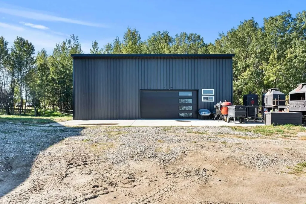 244082 817 Highway N Rural Wheatland County AB T1P 0H8
