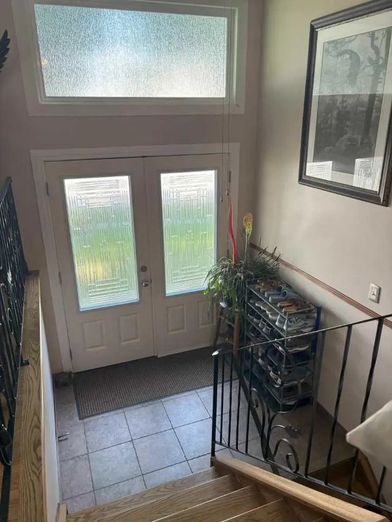 4924 40 Avenue NW Calgary AB T3A 2P1
