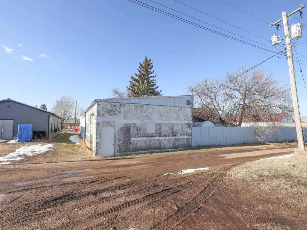 5015 Main Street Donalda AB T0C1H0