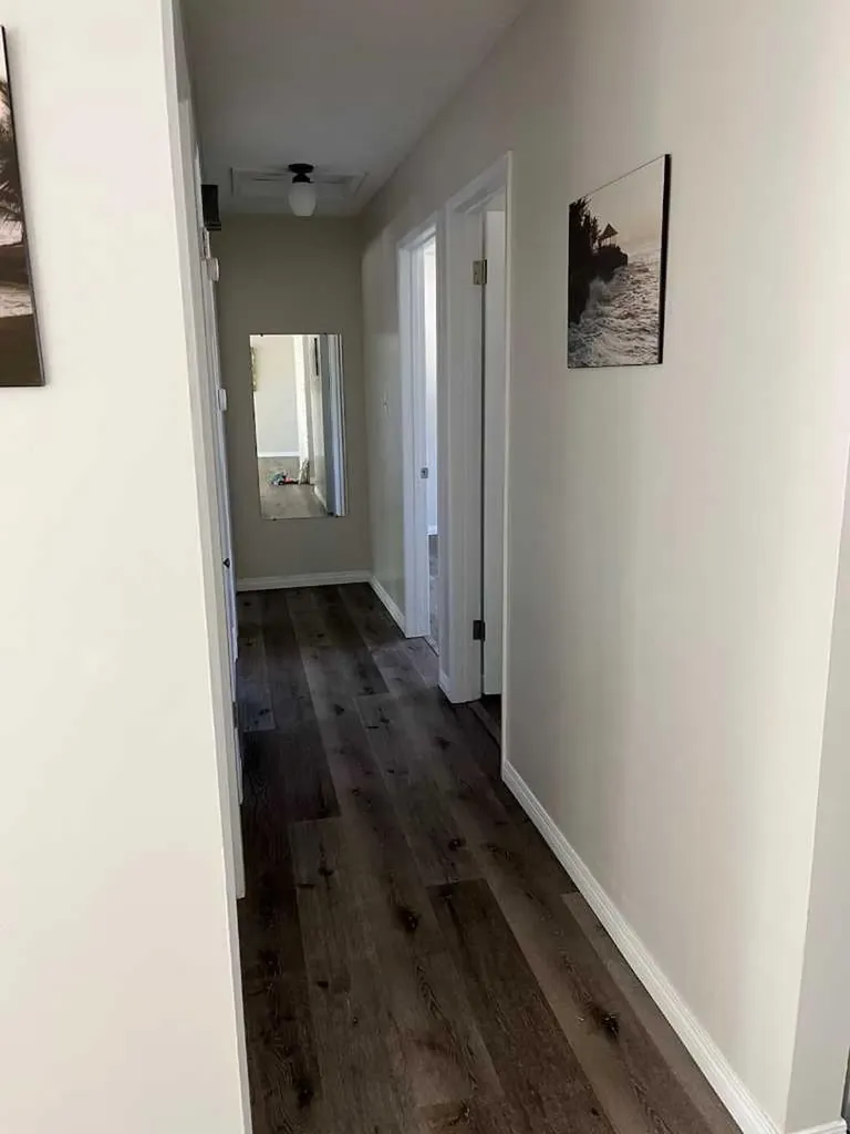 4928 40 Avenue NW Calgary AB T3A 0X2