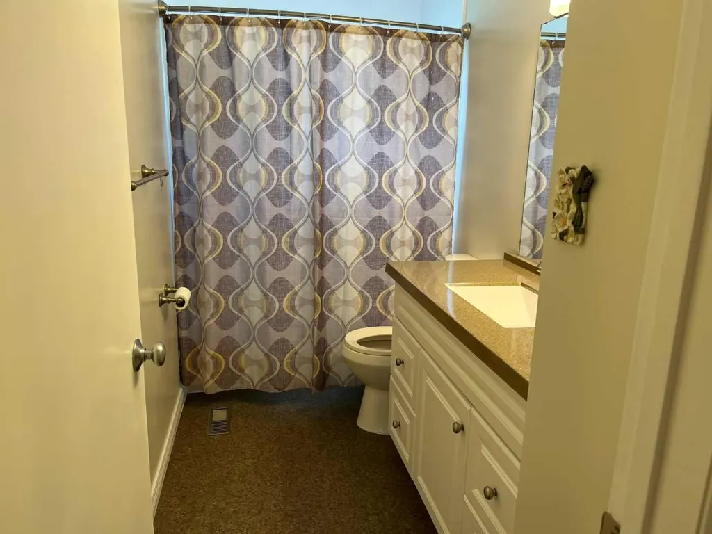 4928 40 Avenue NW Calgary AB T3A 0X2