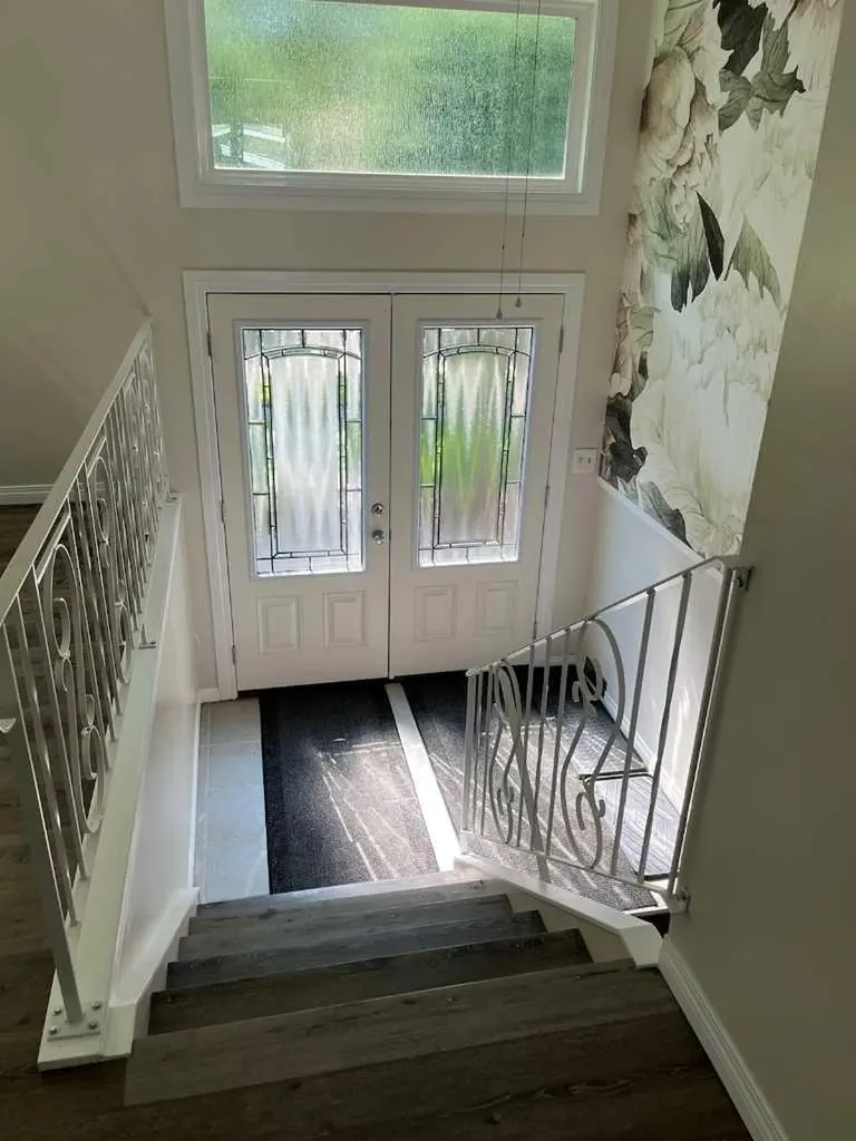 4928 40 Avenue NW Calgary AB T3A 0X2