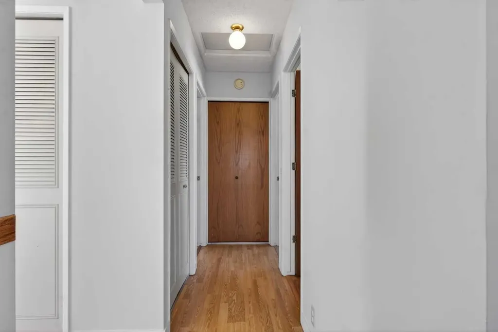 900 Abbeydale Drive NE Calgary AB T2A 5Y1