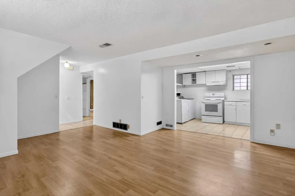 900 Abbeydale Drive NE Calgary AB T2A 5Y1