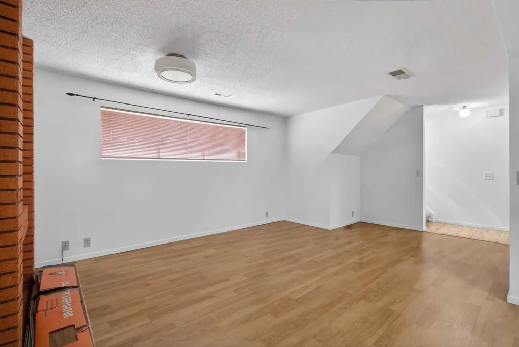 900 Abbeydale Drive NE Calgary AB T2A 5Y1