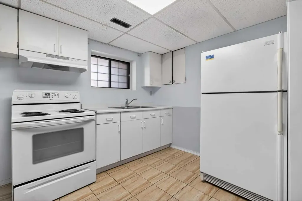 900 Abbeydale Drive NE Calgary AB T2A 5Y1