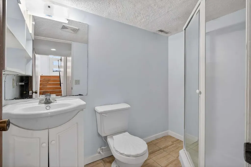 900 Abbeydale Drive NE Calgary AB T2A 5Y1