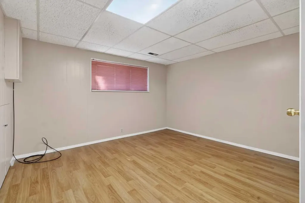 900 Abbeydale Drive NE Calgary AB T2A 5Y1