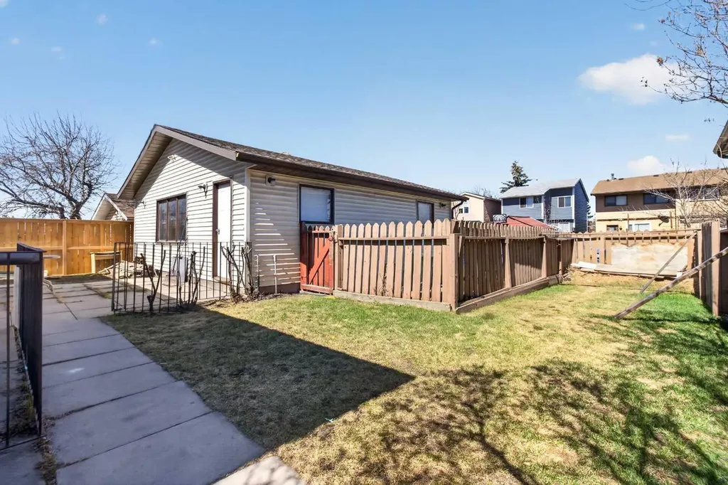 900 Abbeydale Drive NE Calgary AB T2A 5Y1