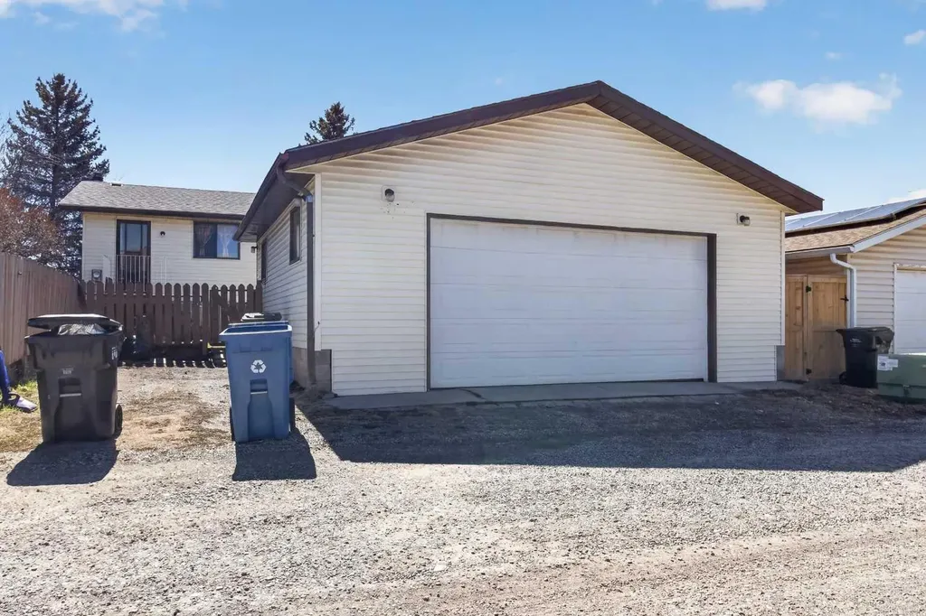 900 Abbeydale Drive NE Calgary AB T2A 5Y1