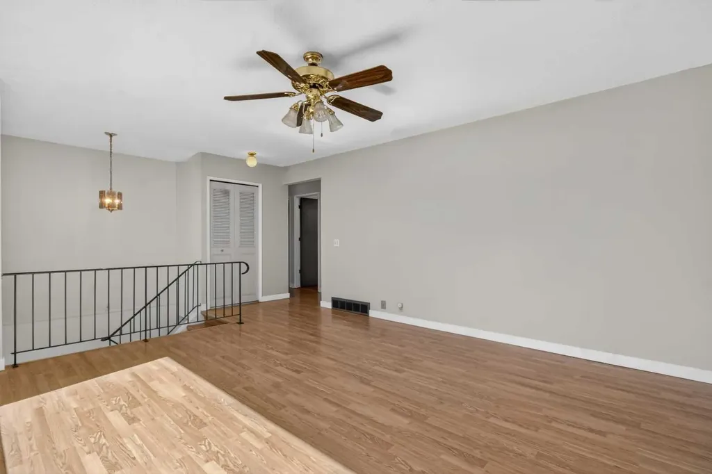 900 Abbeydale Drive NE Calgary AB T2A 5Y1