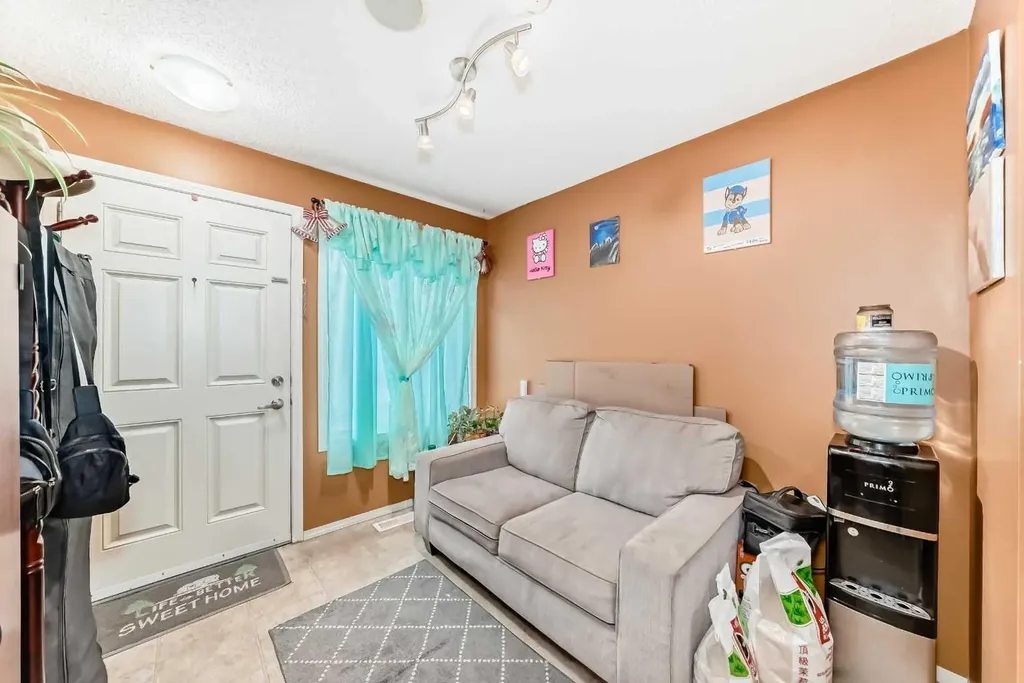 244 Saddlebrook Point NE Calgary AB T3J0G5