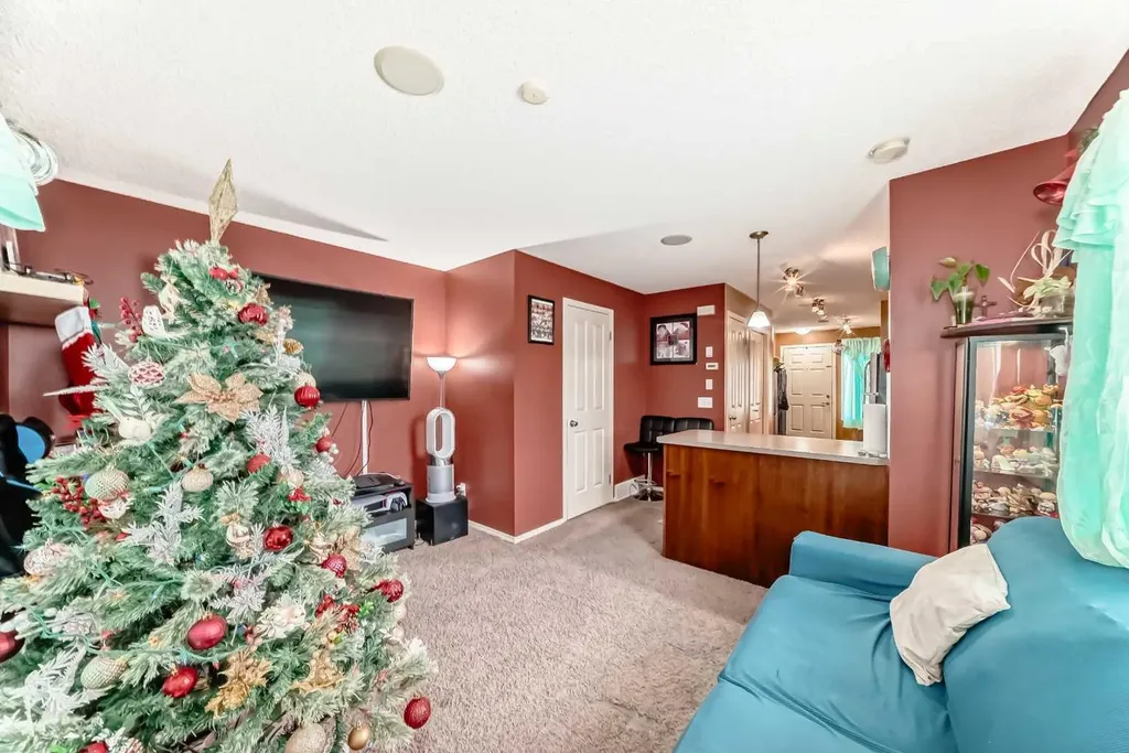 244 Saddlebrook Point NE Calgary AB T3J0G5