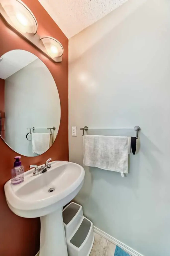 244 Saddlebrook Point NE Calgary AB T3J0G5