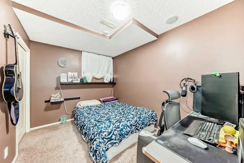 244 Saddlebrook Point NE Calgary AB T3J0G5