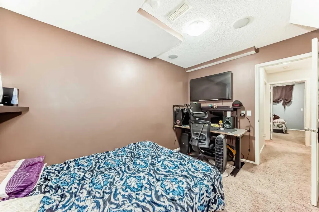 244 Saddlebrook Point NE Calgary AB T3J0G5