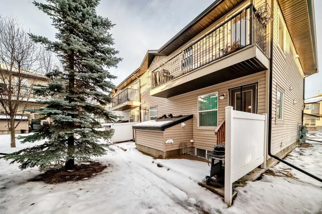 244 Saddlebrook Point NE Calgary AB T3J0G5