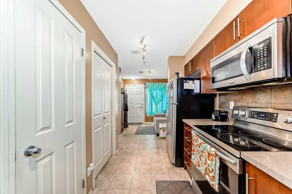 244 Saddlebrook Point NE Calgary AB T3J0G5