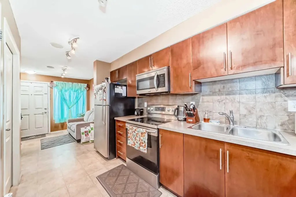 244 Saddlebrook Point NE Calgary AB T3J0G5