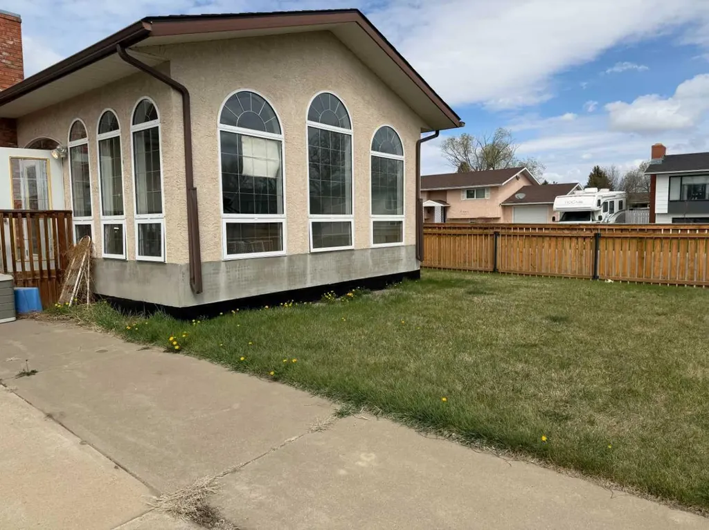5411 46 Street Taber AB T1g 1G7
