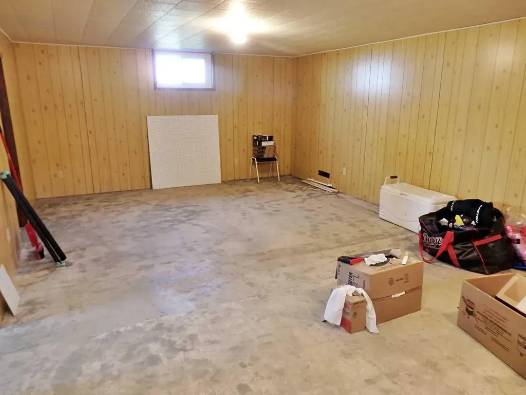 4617 55 Avenue Vermilion AB T9X 1R2