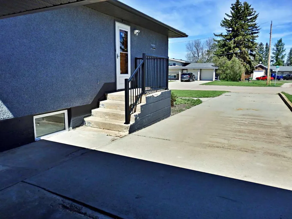 4617 55 Avenue Vermilion AB T9X 1R2