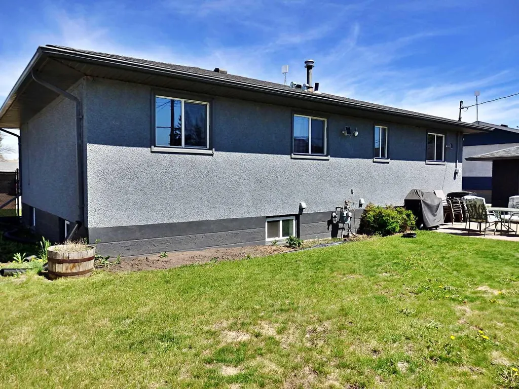4617 55 Avenue Vermilion AB T9X 1R2
