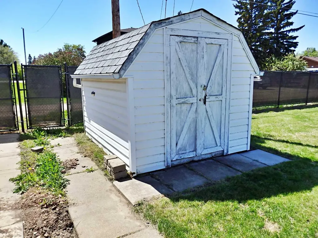 4617 55 Avenue Vermilion AB T9X 1R2