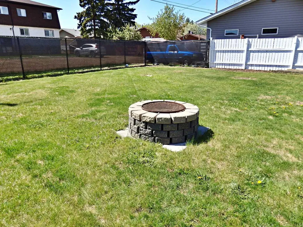 4617 55 Avenue Vermilion AB T9X 1R2
