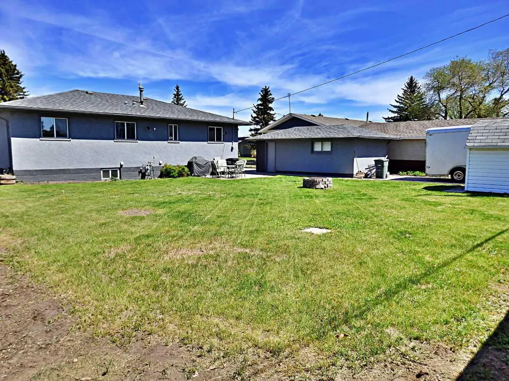 4617 55 Avenue Vermilion AB T9X 1R2