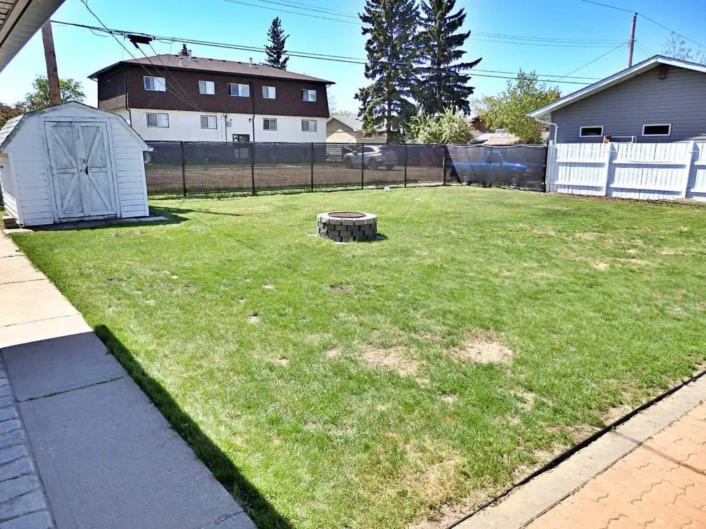 4617 55 Avenue Vermilion AB T9X 1R2