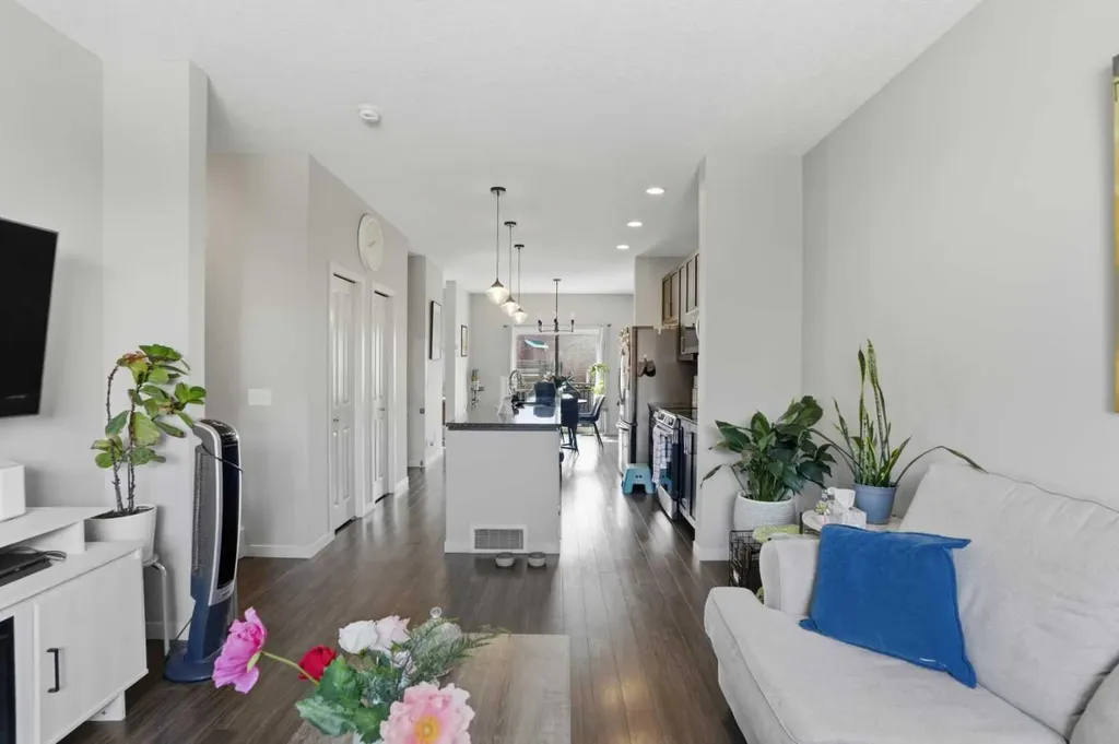 227 Copperpond Row SE Calgary AB T2Z 1H2