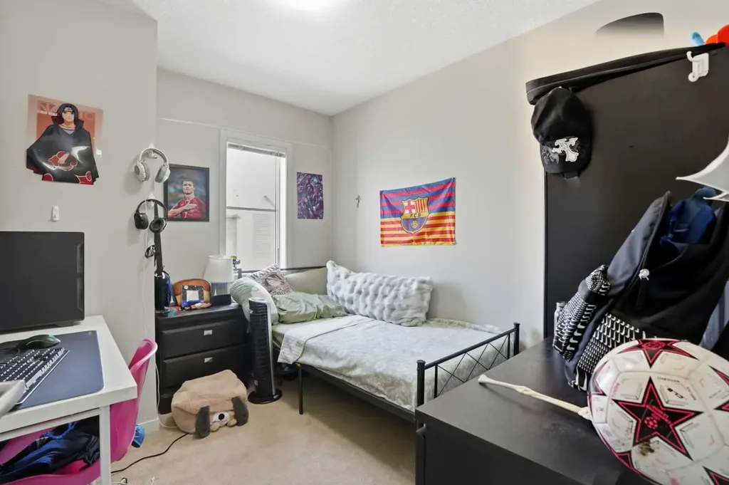 227 Copperpond Row SE Calgary AB T2Z 1H2