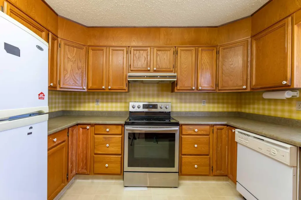 548 Mountain Street Hinton AB T7V 1J5