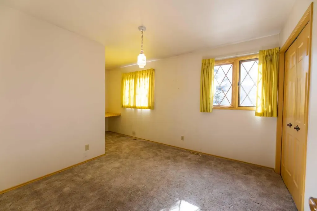 548 Mountain Street Hinton AB T7V 1J5