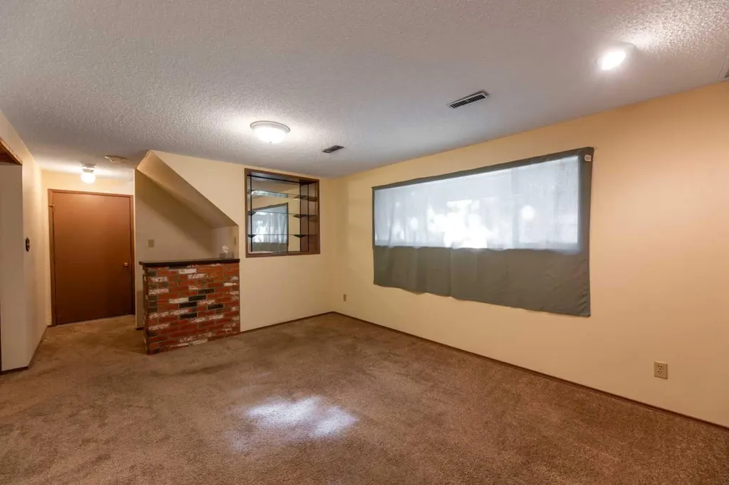548 Mountain Street Hinton AB T7V 1J5