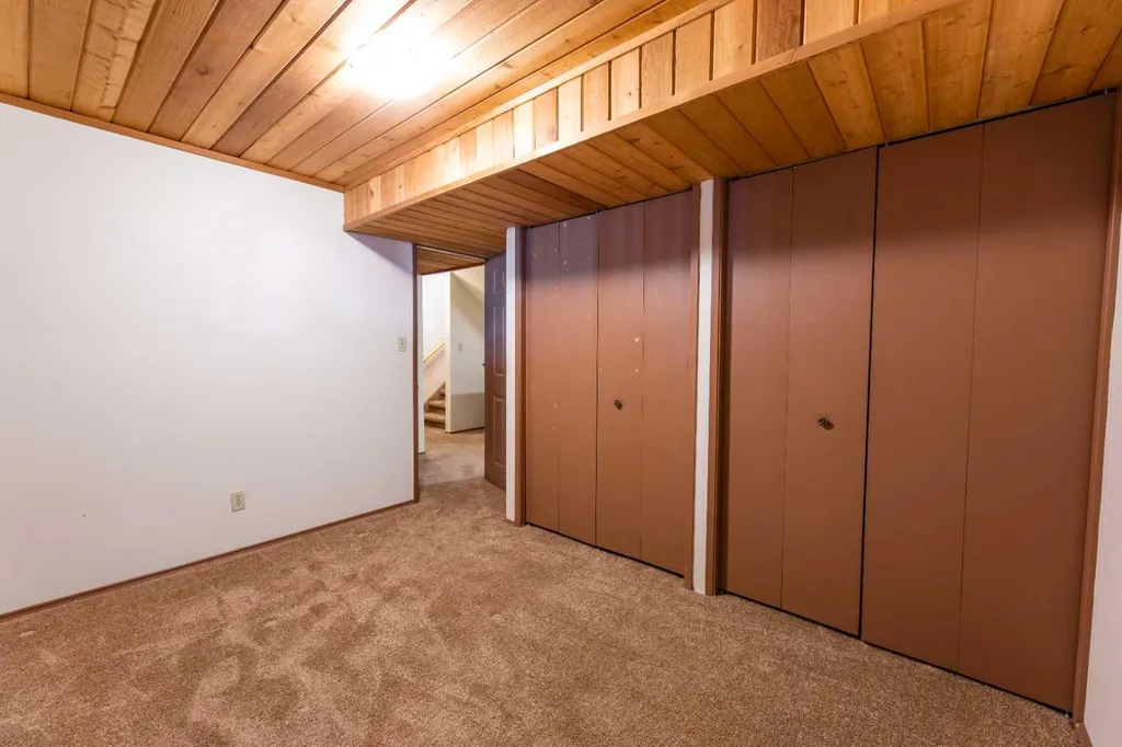 548 Mountain Street Hinton AB T7V 1J5