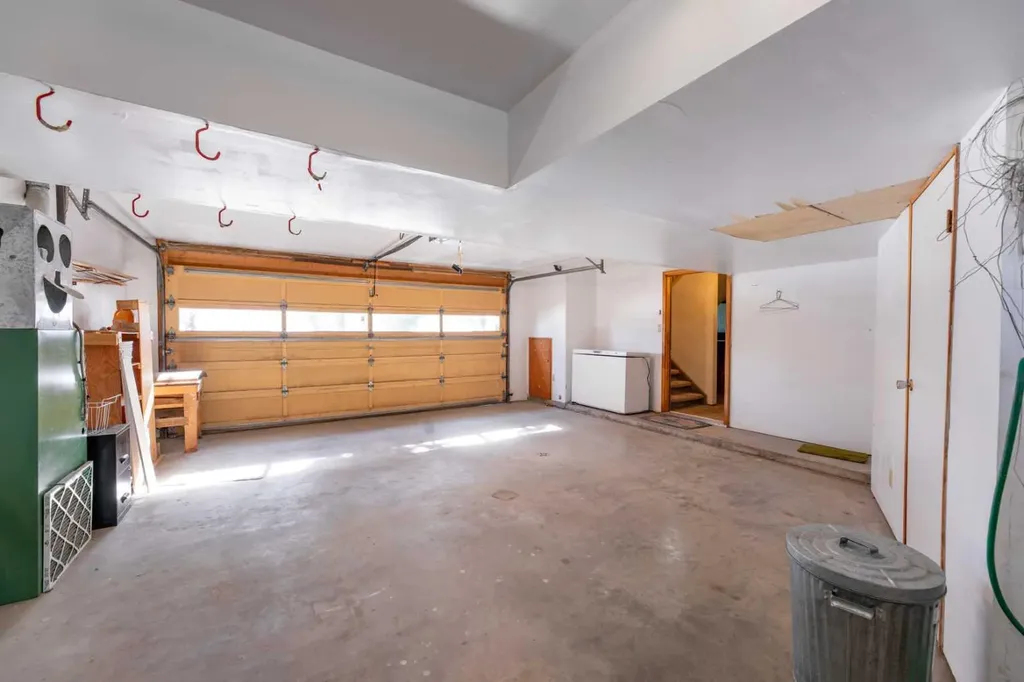 548 Mountain Street Hinton AB T7V 1J5